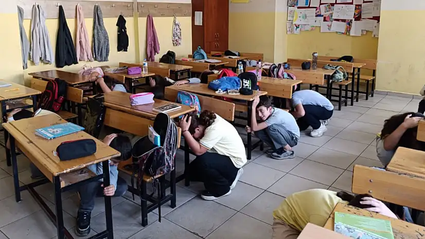 Okullarda Afet Tatbikatı Alarmı: Türkiye Genelinde Eş Zamanlı Uygulama