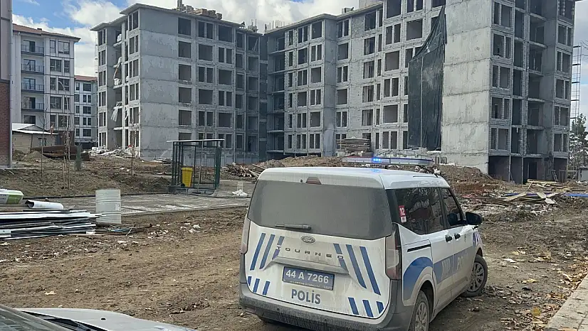 Rezerv Alan İnşaatında Feci Kaza: 6'ncı Kattan Düşen İşçi Ağır Yaralandı