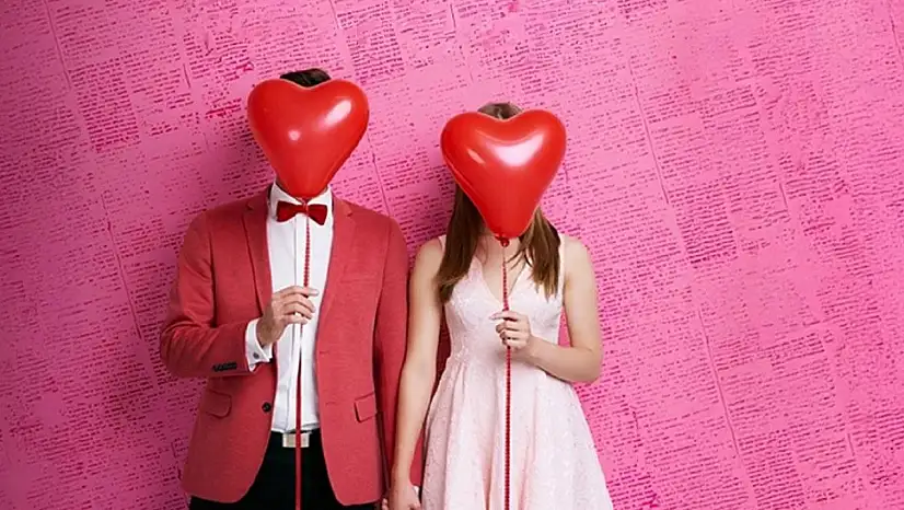 Tiyatroseverlere Özel: İlişkilerin Girdabında Kahkaha Dolu Bir Gece