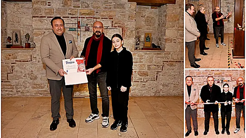 Vefat Eden eşinin anısına sergi açtı
