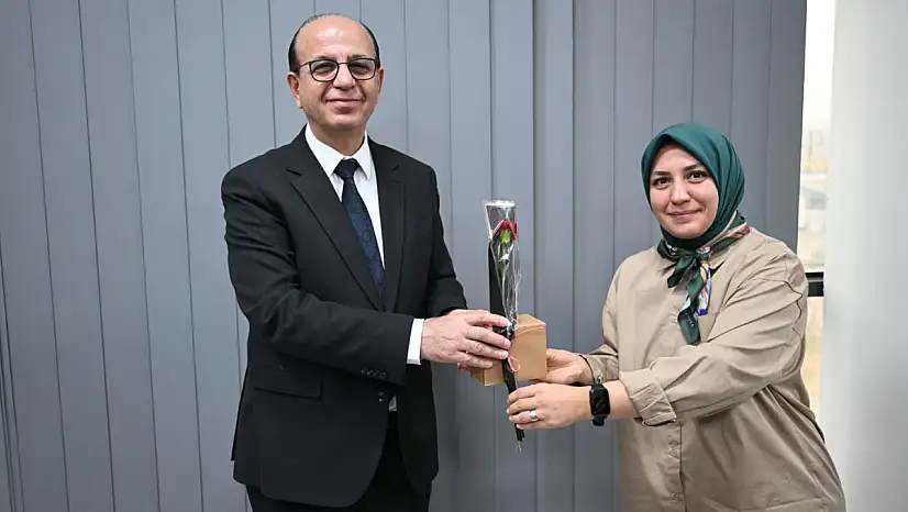 Yeşilyurt Belediyesi Öğretmenleri Unutmadı: Özel Tasarım Hediyeler Dağıtıldı