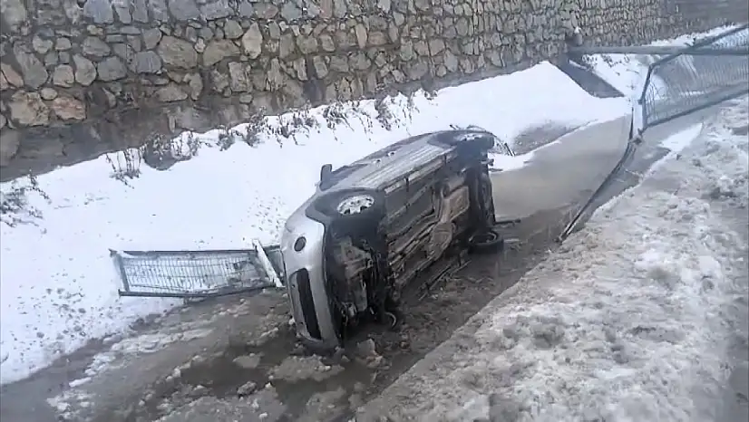 Yeşilyurt'ta Otomobil Sulama Kanalına Uçtu: Yaralanan Yok