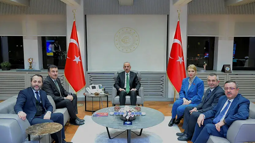 AK Parti Malatya Heyeti'nden Bakan Uraloğlu'na Ulaşım ve Altyapı Çıkarması