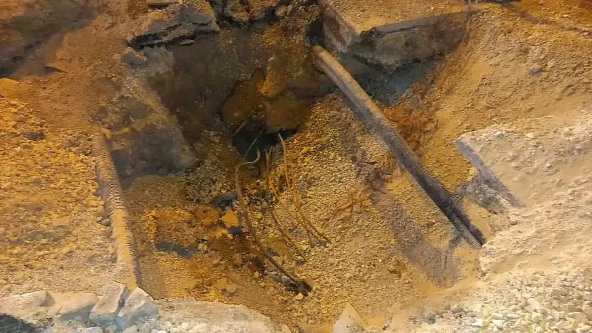 Altyapı Çalışmaları Mahalleyi İnternetsiz Bıraktı: Günlerdir Onarım Yapılmadı