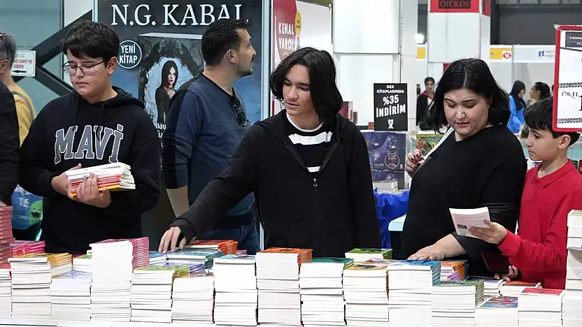 Anadolu'nun Kalbi Malatya'da Atıyor: Kitap Fuarı Devam Ediyor