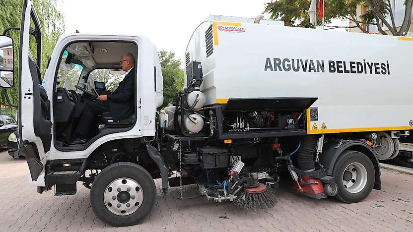 Arguvan Belediyesi araç filosunu güçlendirmeye devam ediyor