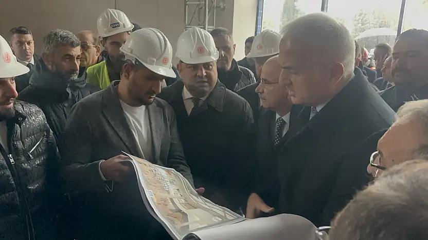Bakan Ersoy, Malatya'daki Sabancı Kültür Merkezi İnşaatını İnceledi