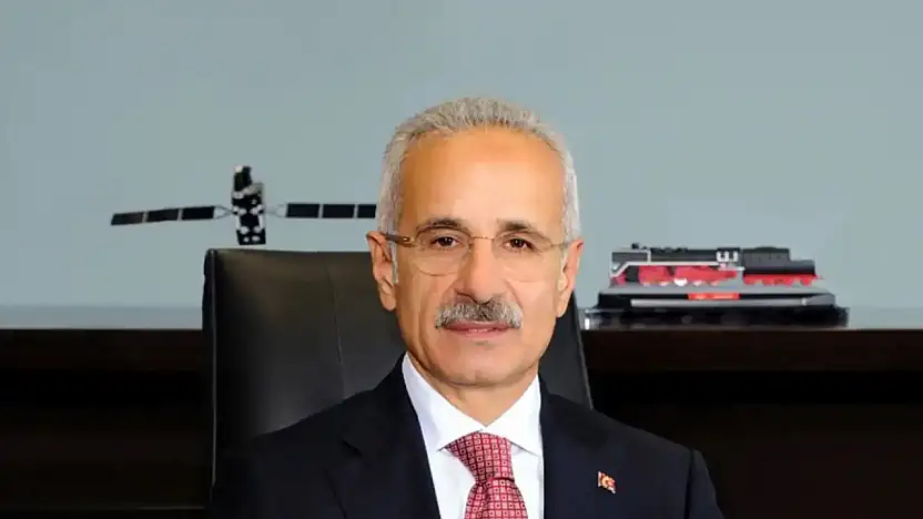 Bakan Uraloğlu: Çocuklarımızı dijital dünyanın risklerinden koruyacağız