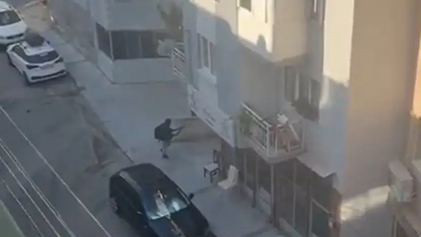 Balçova'da Polis Merkezine Silahlı Saldırı: 2 Şehit, 1 Yaralı