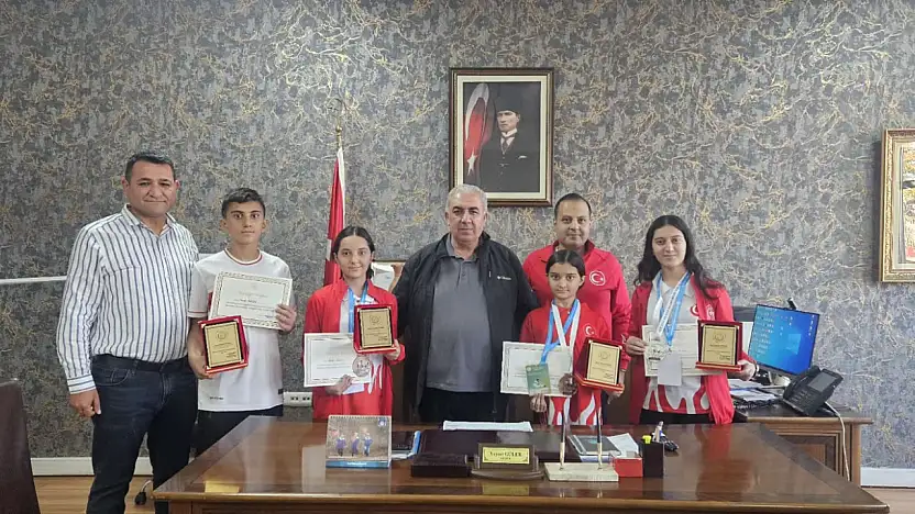 Başarılı Sporcu Kardeşler Gülşen'den Halk Eğitimi Merkezi'ne Anlamlı Ziyaret