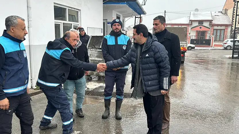 Başkan Taşkın Kar Mesaisinde Sahada