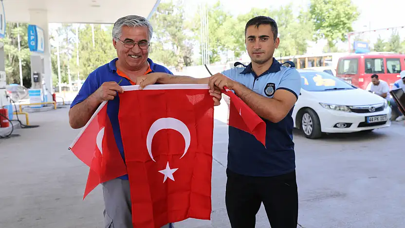 Battalgazi Belediyesi'nden Bayrak Seferberliği