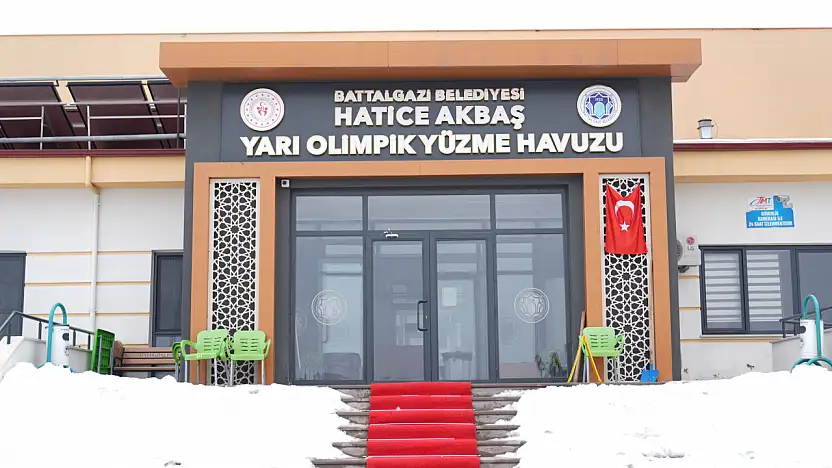 Battalgazi'de Yüzme Eğitimleri Meyvesini Veriyor: Lisanslı Sporcu Sayısı Artıyor
