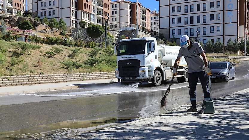 Battalgazi'nin Mahallelerinde Kapsamlı Temizlik Çalışması
