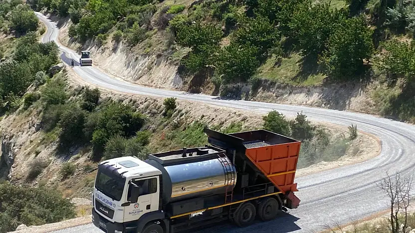 Büyükşehir Belediyesi Bağköy Mahallesi'nin Yolunu Güvenli Hale Getirdi