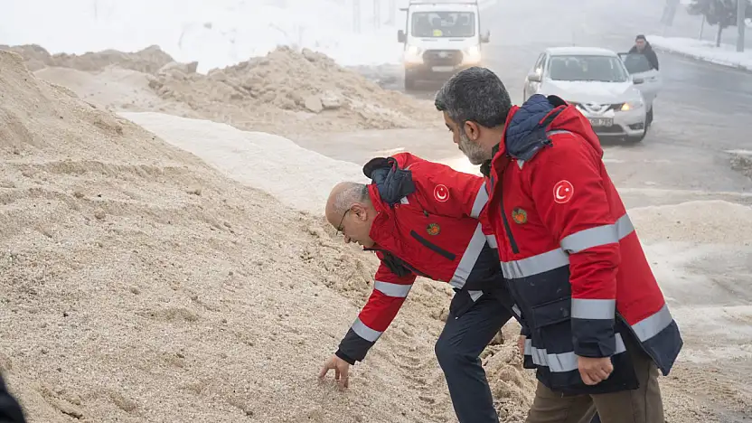 Büyükşehir Belediyesi Ekipleri  Karla Mücadelede 7/24 Sahada
