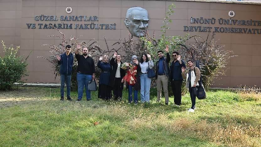 Büyükşehir Belediyesinin Ücretsiz YKS Kursları Rabia'yı Hayaline Kavuşturdu