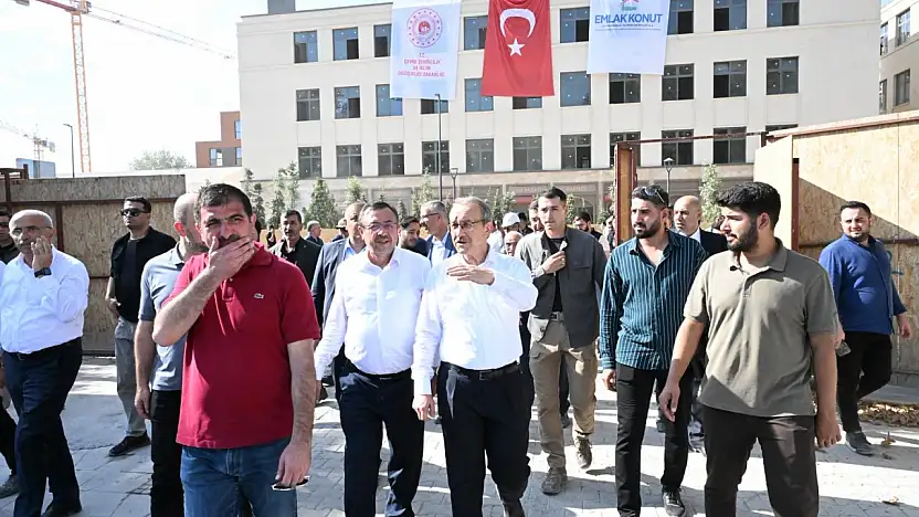 Çarşı inşaatında üst düzey inceleme