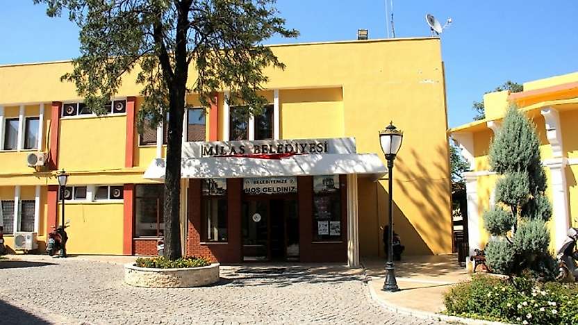 CHP'li Milas Belediyesine yönelik 'rüşvet' ve 'ihale' soruşturması: Belediye Başkanı dahil 29 kişi gözaltında