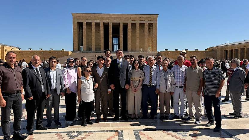CHP Malatya Örgütü Anıtkabir'de Buluştu: Hakan Satılmış'tan Net Mesaj
