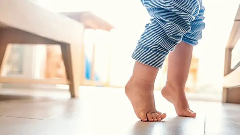 Çocuklarda Eklem Ağrısına Dikkat: Şişlik ve Tutukluk 'Büyüme Ağrısı' Değil, Erken Müdahale Şart