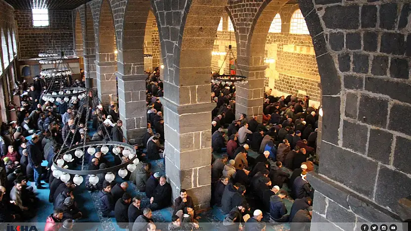 Cuma Hutbesinde İman Vurgusu: 'Kâinattaki Düzen Allah'ın Varlığına İşaret Ediyor'