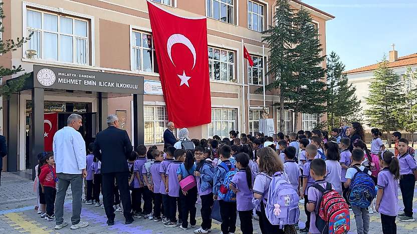 Darende'de 4 Bin 55 Öğrenci Ders Başı Yaptı