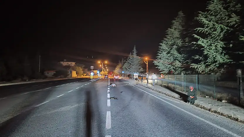 Darende'de Feci Kaza: Yolun Karşısına Geçmeye Çalışan Çifte Otomobil Çarptı, 1 Ölü 1 Yaralı