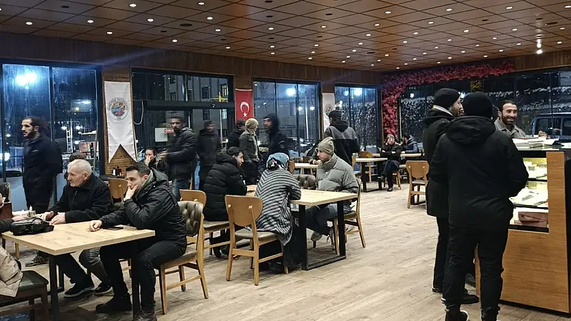 Darende-Gürün Yolunda Mahsur Kalanlara Sıcak Destek