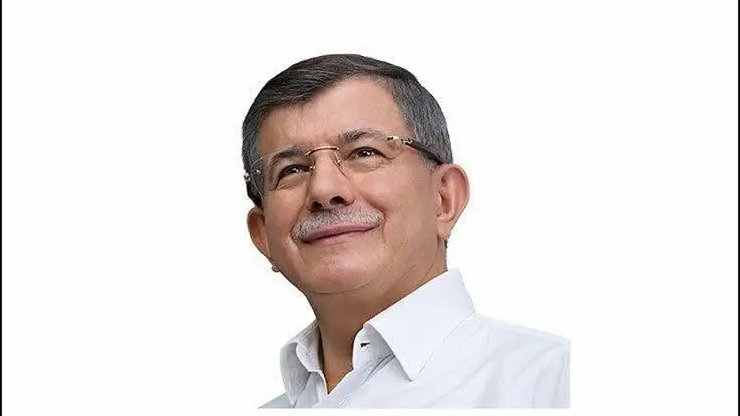 Davutoğlu'ndan Gazetecilere Çağrı: 'İnsanlık Onuru ve Basın Özgürlüğü İçin Harekete Geçin'