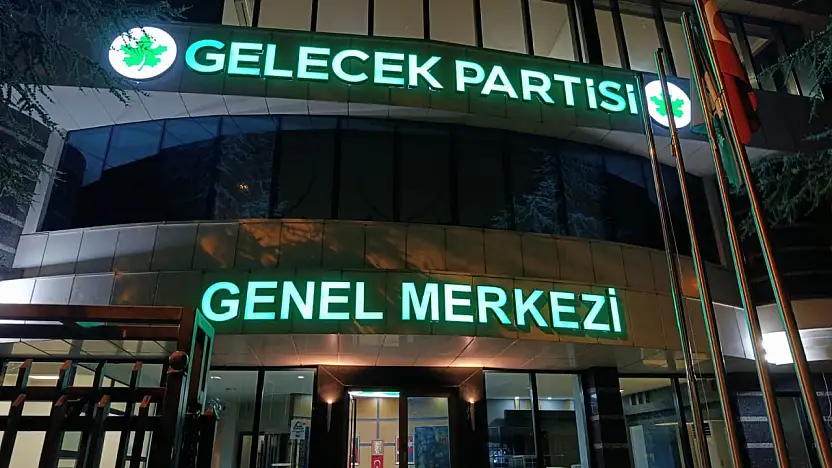 Davutoğlu: 'Siyasi Partiler Geleceği Belirlemek İçin Var, Geçmiş Tartışmalara Boğulmamalı'