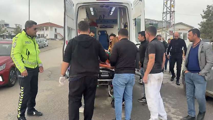 Doğanşehir'de minibüsten inen yayaya otomobil çarptı