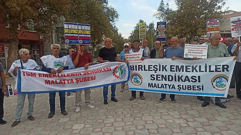Emekliler Malatya'da Seyyanen Zam İçin Sokağa Çıktı