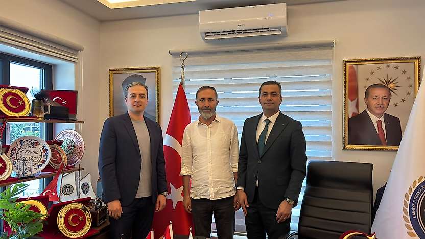 EMŞAV Malatya'da Şehitlerin Hatırasını Yaşatacak Anlamlı Köşe