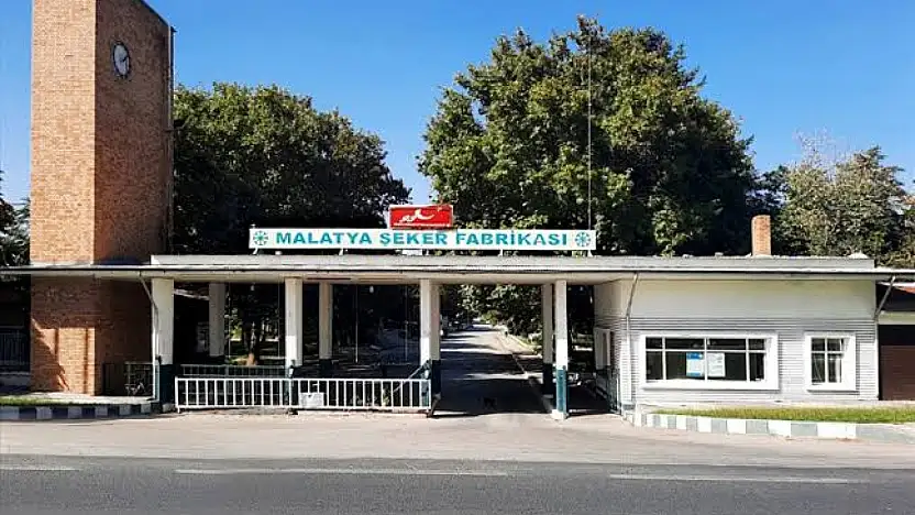 Fabrikada çıkan yangında 6 işçi dumandan etkilendi