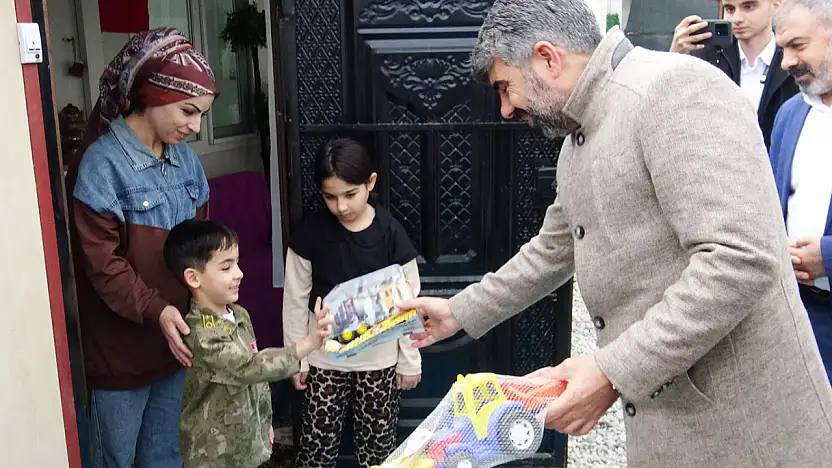 Faruk Dinç'ten Malatya'da konteyner kent çağrısı: 'Dar gelirli depremzedeler önceliklendirilmeli'