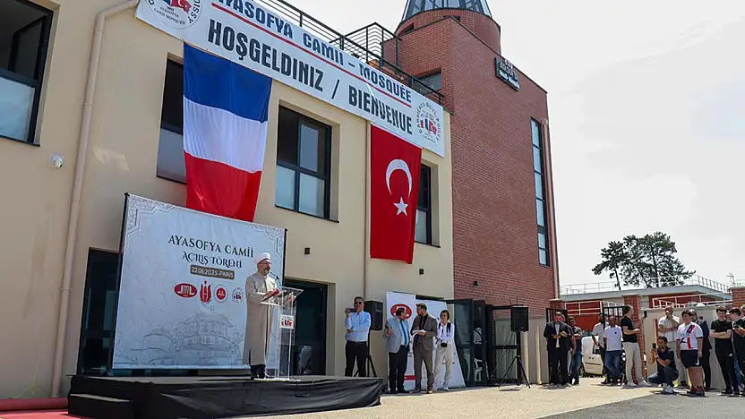 Fransa'da Ayasofya Camii'nin açılışı yapıldı
