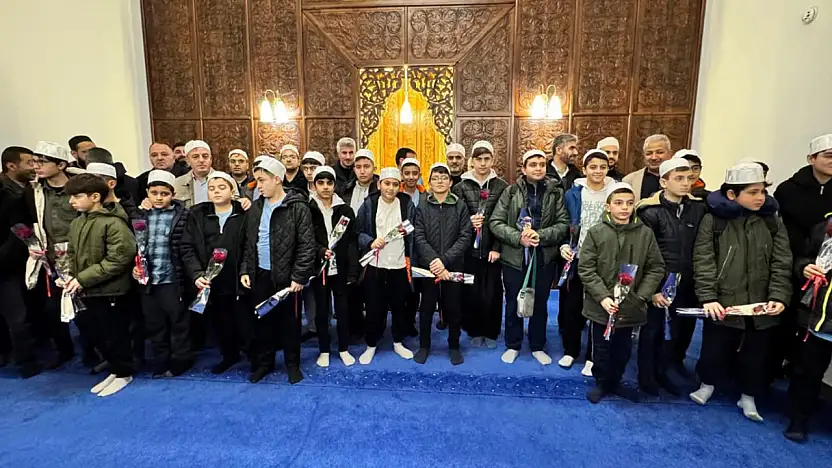 Hafızlık Öğrencileri Umre Yolcusu