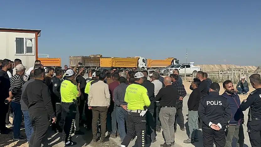 Hafriyat Kamyoncularından Denetim Protestosu