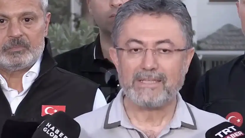 Hatay, İzmir ve Manisa'daki yangınlar kısmen kontrol altında soğutma çalışmaları sürüyor