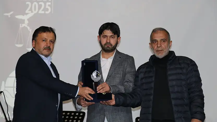 İLKHA'ya 'İnsan Hakları Basın Ödülü verildi