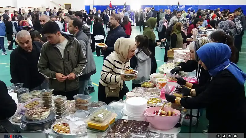 İmam hatip lisesinin Gazze için açtığı hayır çarşısına yoğun ilgii