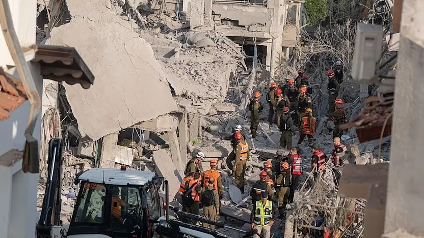 İran, işgal rejimine yeni füze dalgası başlattı