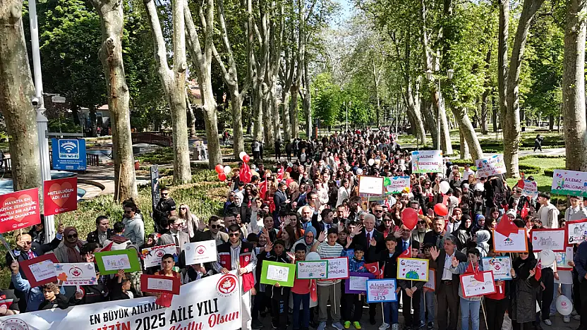 İstanbul'da 'Aile Yılı' yürüyüşü