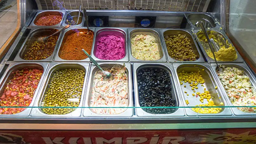 İstanbul'da midye ve kumpir faciası: İki çocuk hayatını kaybetti, anne ve babanın durumu ağır