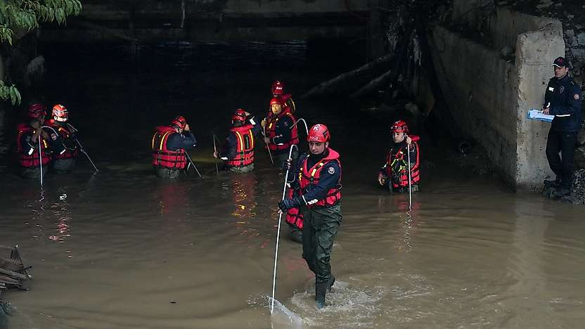 İstanbul'da selde kaybolan 5 kişiyi arama çalışmaları sürüyor