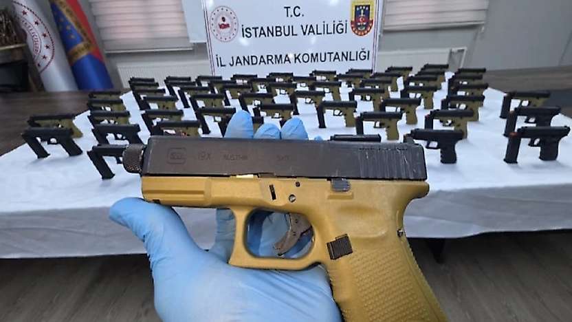 İstanbul'da Takside Şoke Eden Operasyon: 108 Tabanca Ele Geçirildi