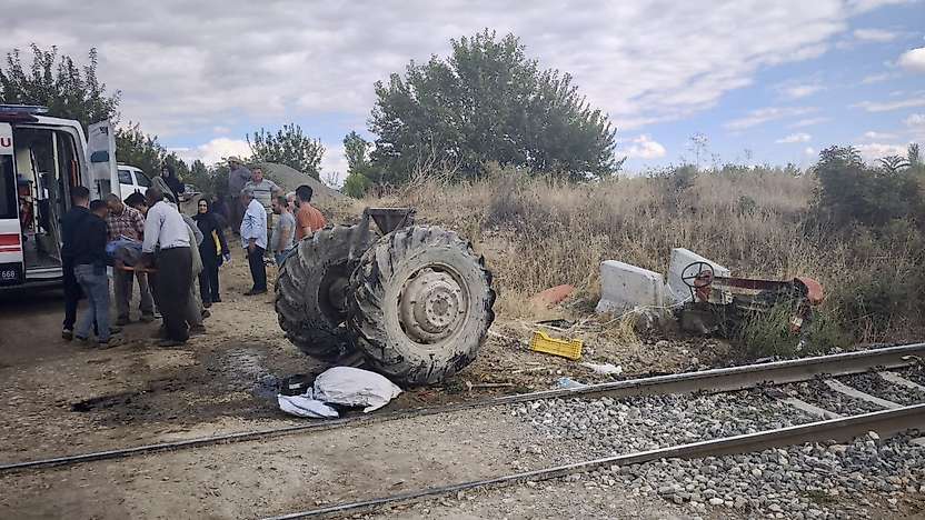 Kaçak Hemzemin Geçitte Kaza: Traktör Sürücüsü Yaralandı
