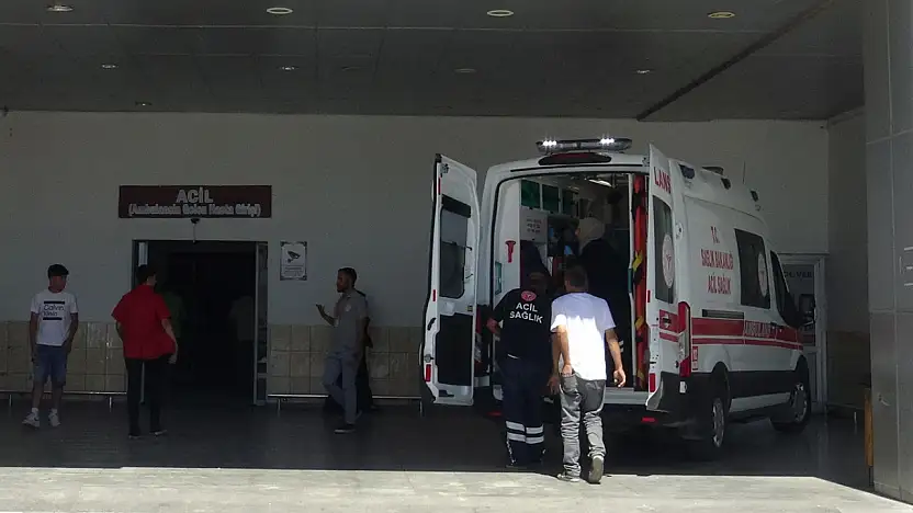 Kamyon ile motosiklet çarpıştı: 1 yaralı