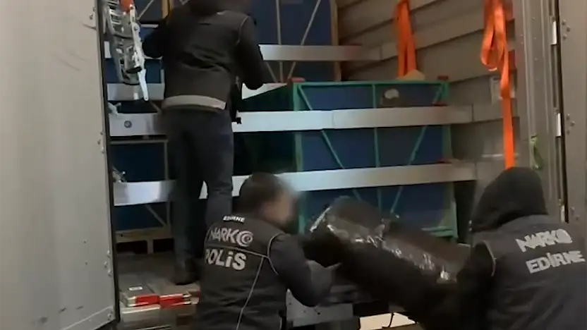 Kapıkule'de Dev Uyuşturucu Operasyonu: Tırda 240 Kilo Skunk Ele Geçirildi